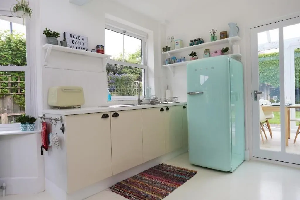 Bournecoast: Home With Garden-Wifi-Parking-Hb7352 伯恩茅斯