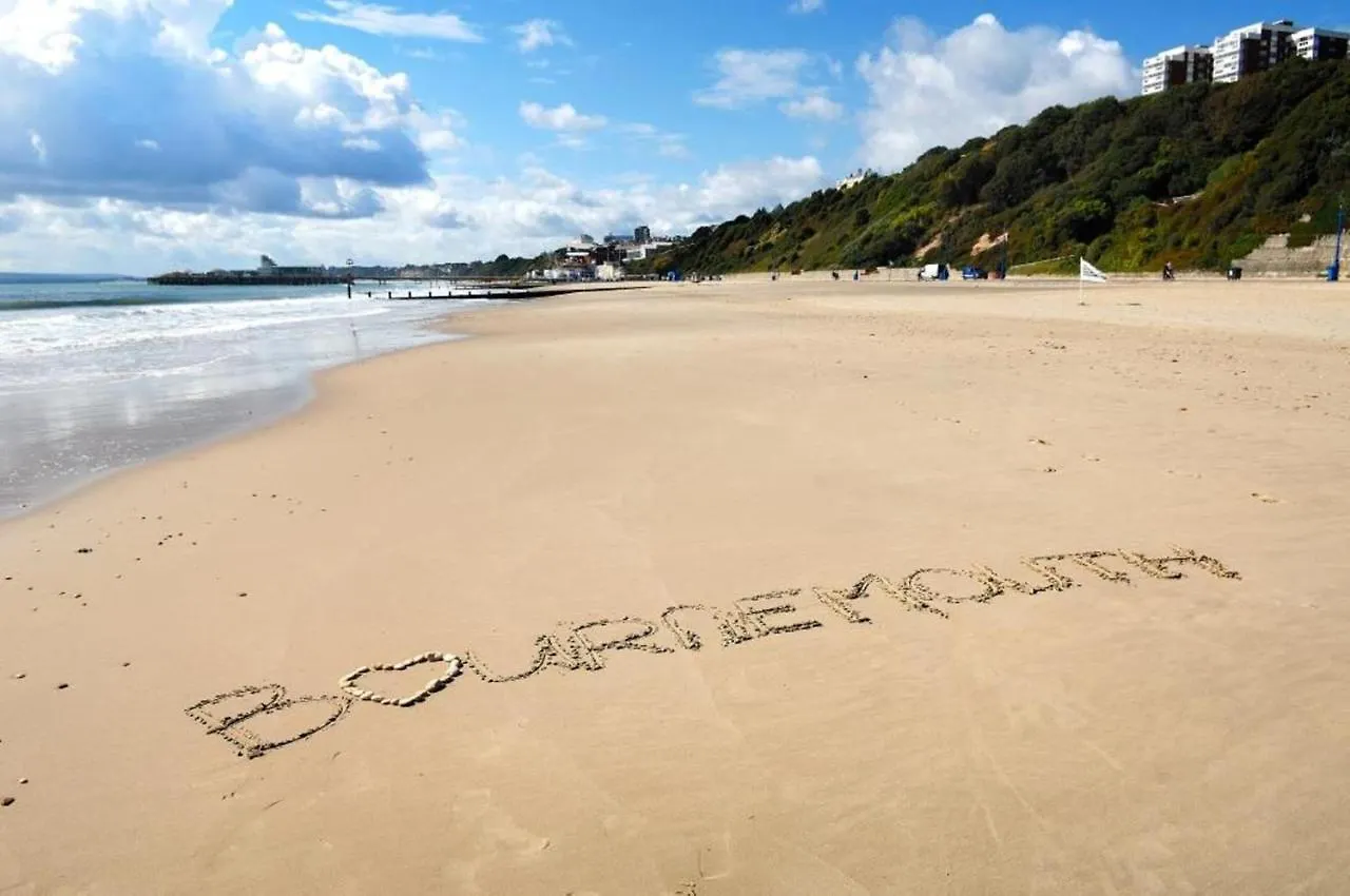 Holiday home Bournecoast: Home With Garden-Wifi-Parking-Hb7352 Bournemouth