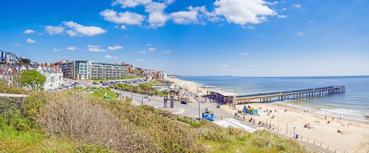Bournecoast: Home With Garden-Wifi-Parking-Hb7352 Bournemouth 0*,  United Kingdom