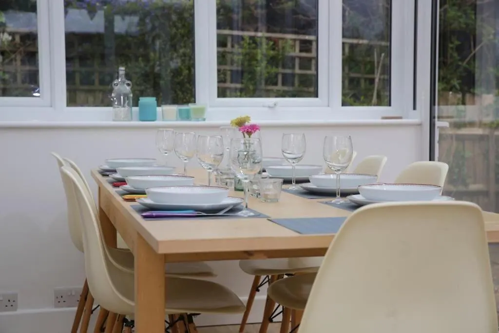Bournecoast: Home With Garden-Wifi-Parking-Hb7352 Bournemouth 0*,  United Kingdom