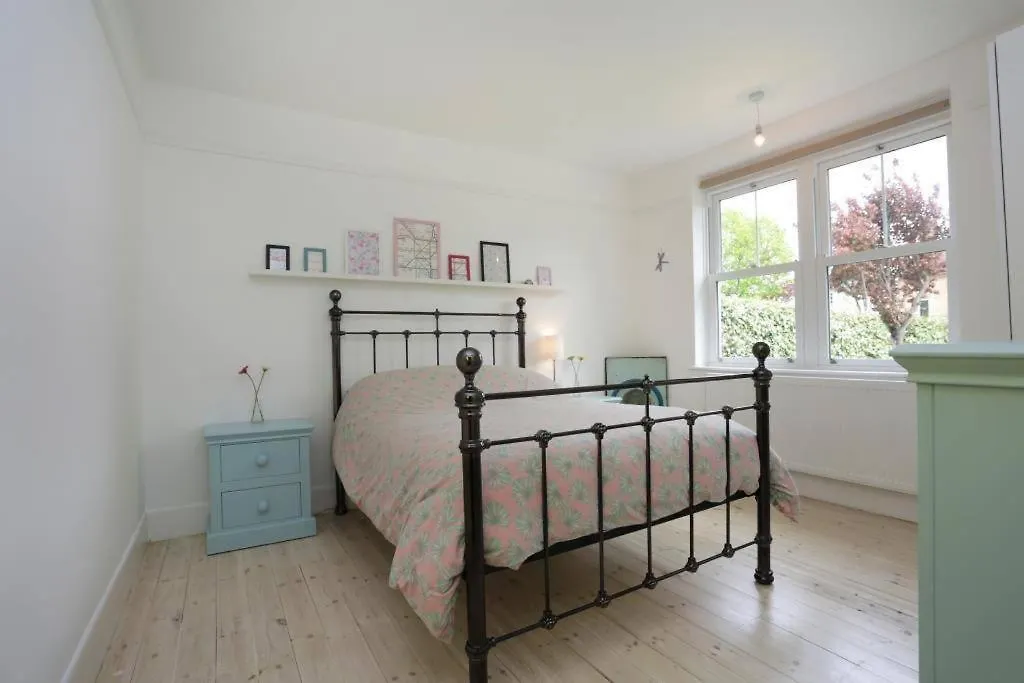 Holiday home Bournecoast: Home With Garden-Wifi-Parking-Hb7352 Bournemouth United Kingdom